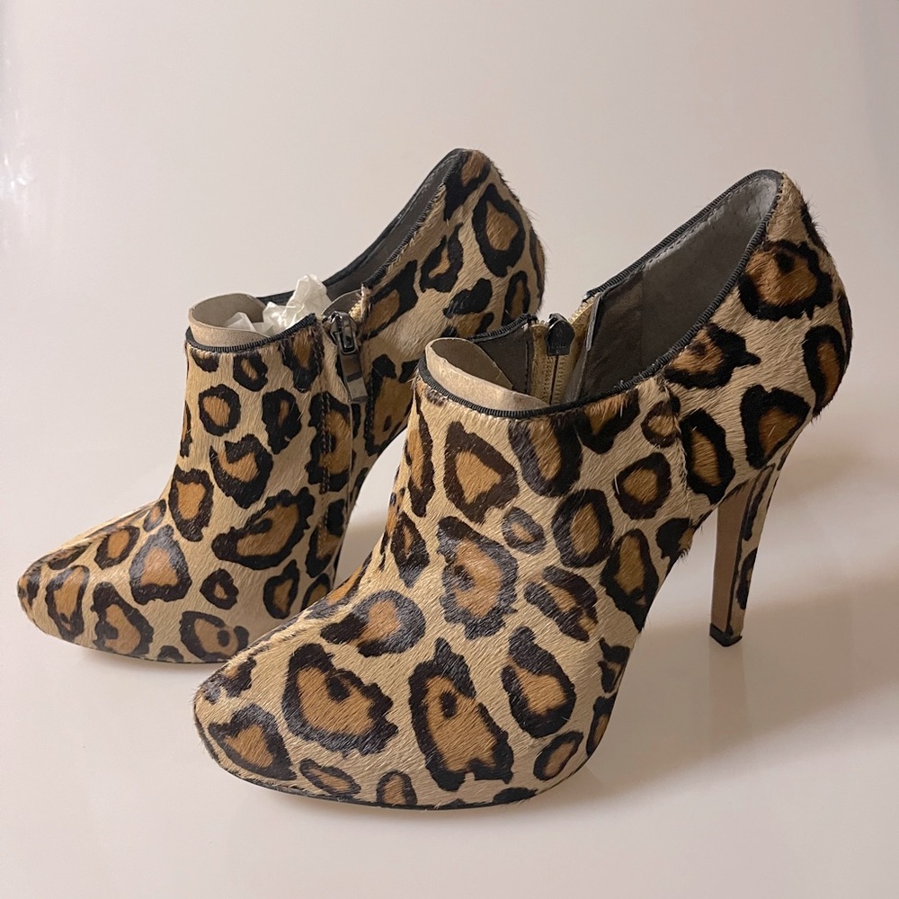 Sam Edelman Leopard Booties (9.5M) Good condition!